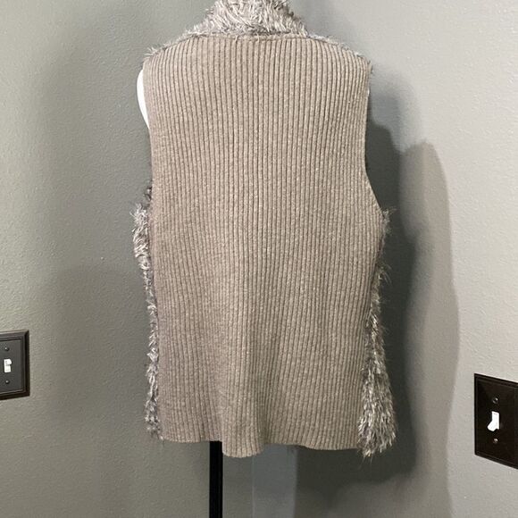cAbi Alpaca Mohair Vest Style #180 Faux Fur Front Knit Back - Picture 6 of 11